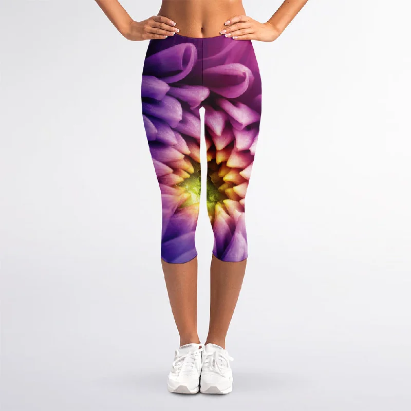 Chrysanthemum Flower Print Women's Capri Leggings Comfortable Cold Weather Leggings