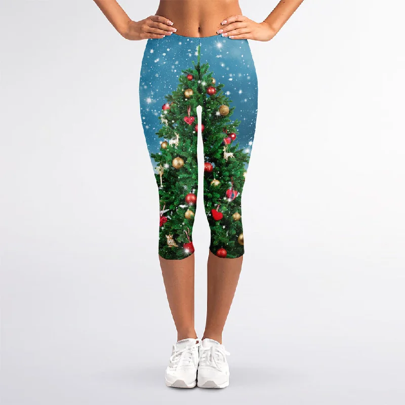 Christmas Tree And Snow Print Women's Capri Leggings Elegant Sheer Leggings