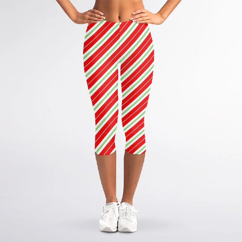 Christmas Candy Cane Stripes Print Women's Capri Leggings Fashionable Sports Compression Leggings