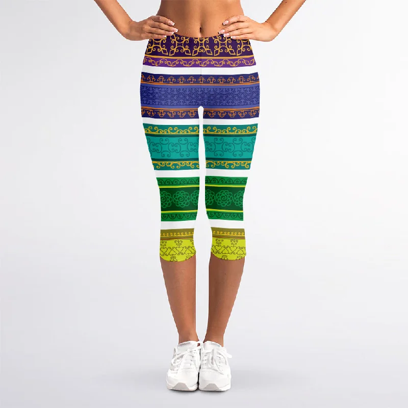 Colorful Ethnic Pattern Print Women's Capri Leggings Fashionable Smooth Fit Leggings