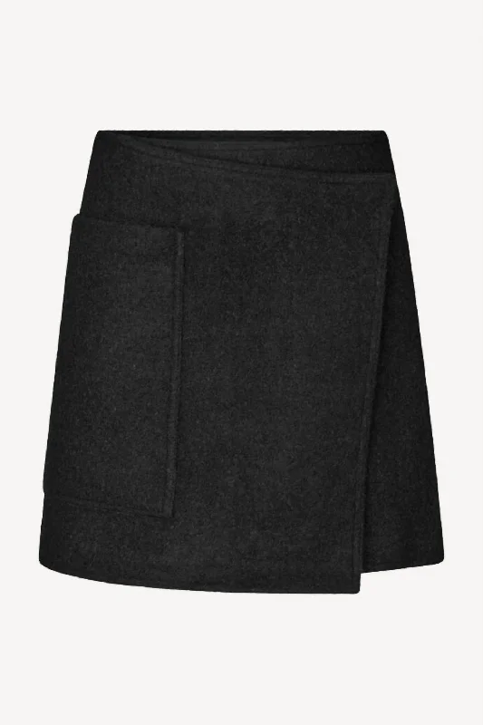 Women's Inez Skirt In Black wool skirt breathable