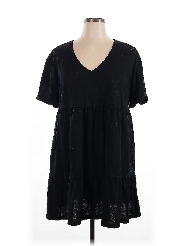 Casual Dress Crew Neckline Sporty